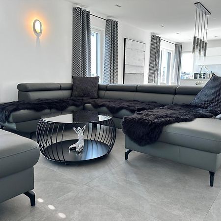 Ferienwohnung Black White Raubling Dış mekan fotoğraf