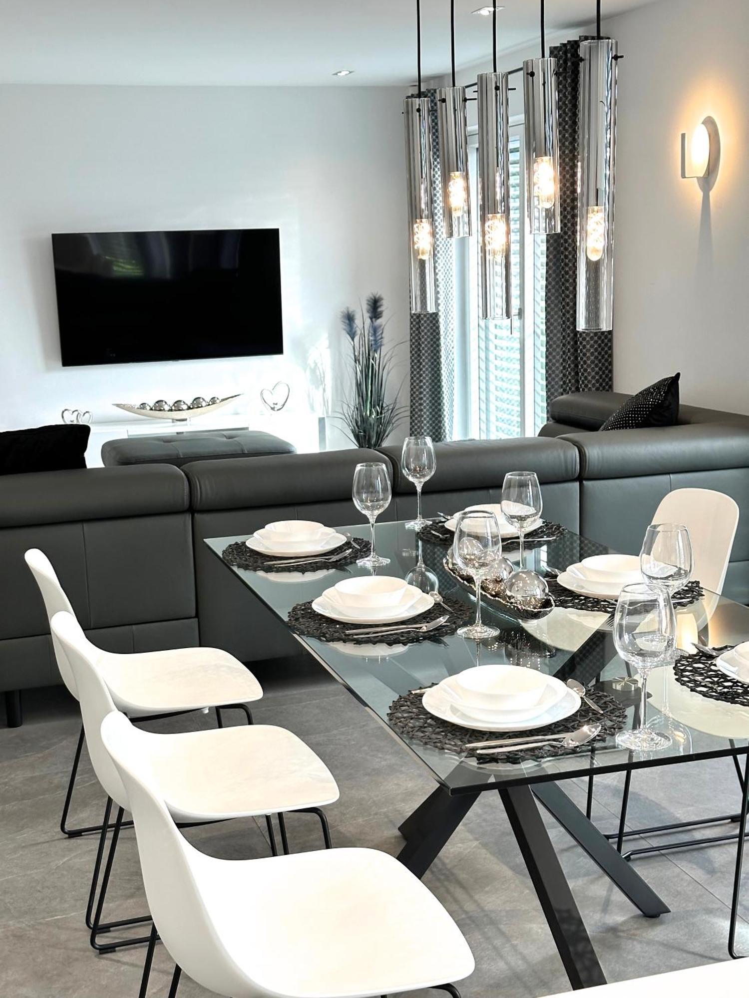 Ferienwohnung Black White Raubling Dış mekan fotoğraf